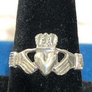 925 Sterling Silver Claddagh Ring size 8.5 weight 2.22g